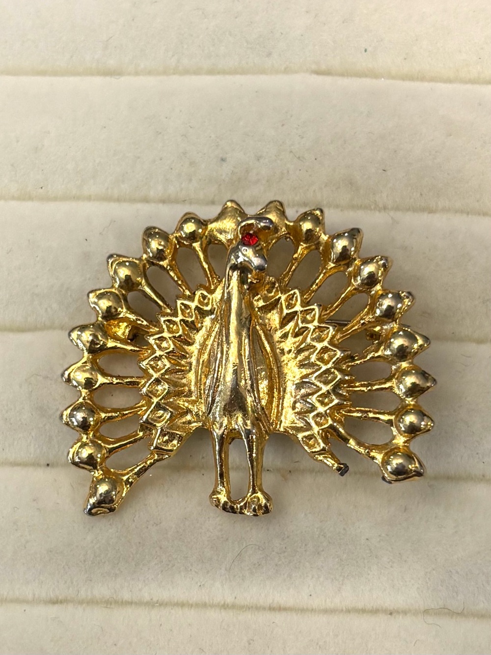Vintage Brooch Pin‎ Gold Tone Peacock Bird Red Rhinestone Simple Elegant